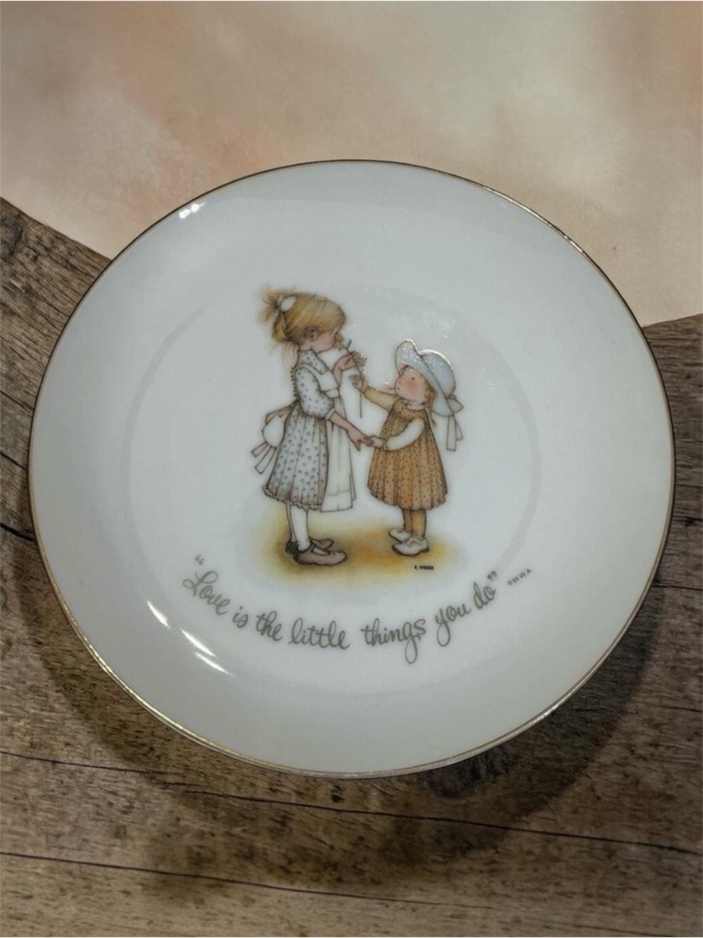Vintage Holly Hobbie World Wide Arts, Inc. Genuine Porcelain Collective Plate